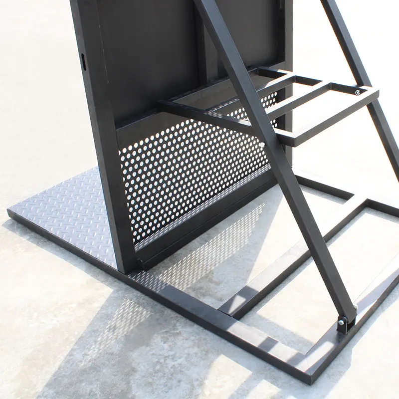Jin Tielong Portable 2 Meters High Durable Steel Temporary Wall Barrier ...