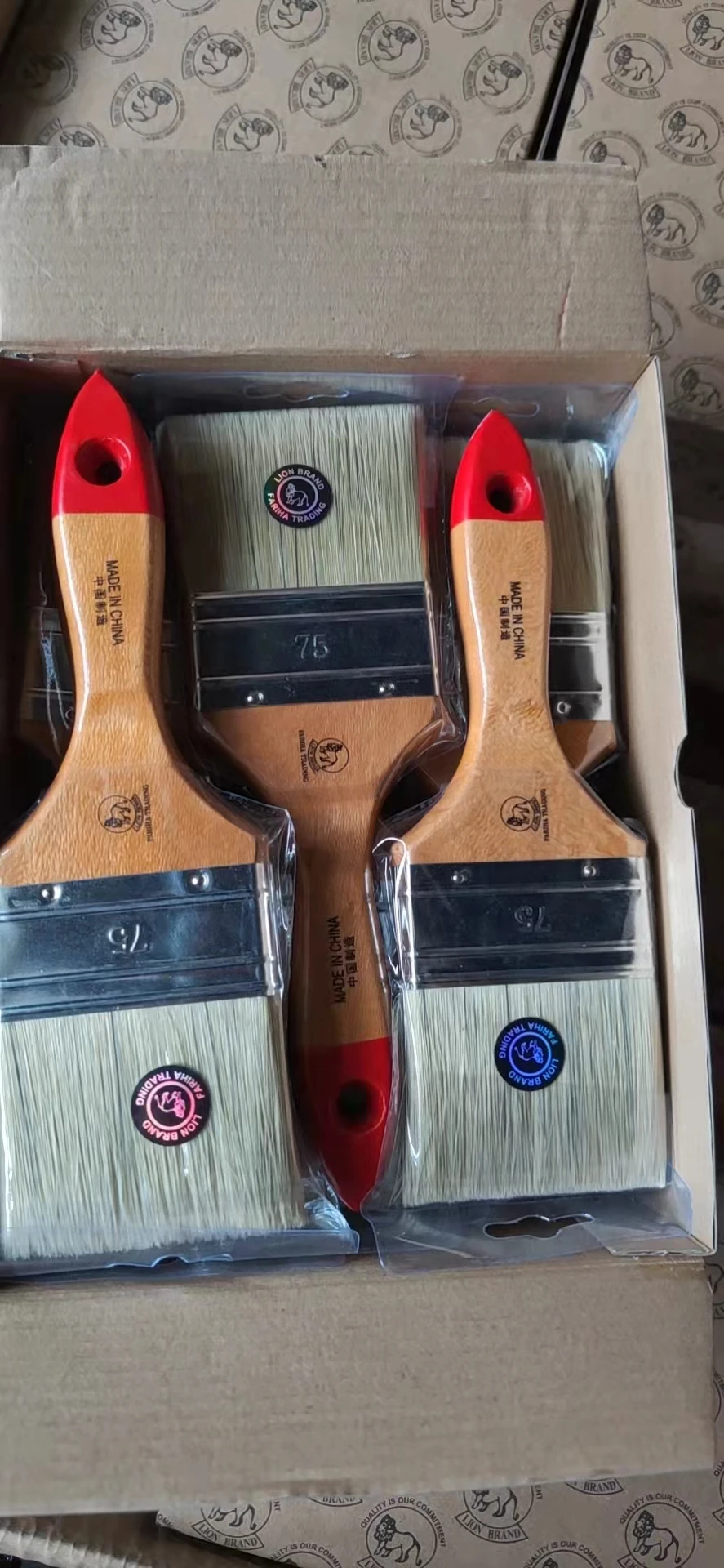 Bangladesh White Bristle Paint Brush Wooden Handle Red Tail Bristle