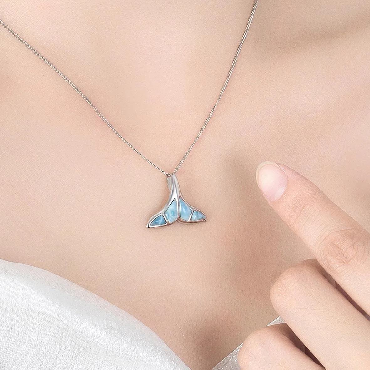 925 纯银鲸鱼尾巴吊坠蓝色拉里玛石首饰