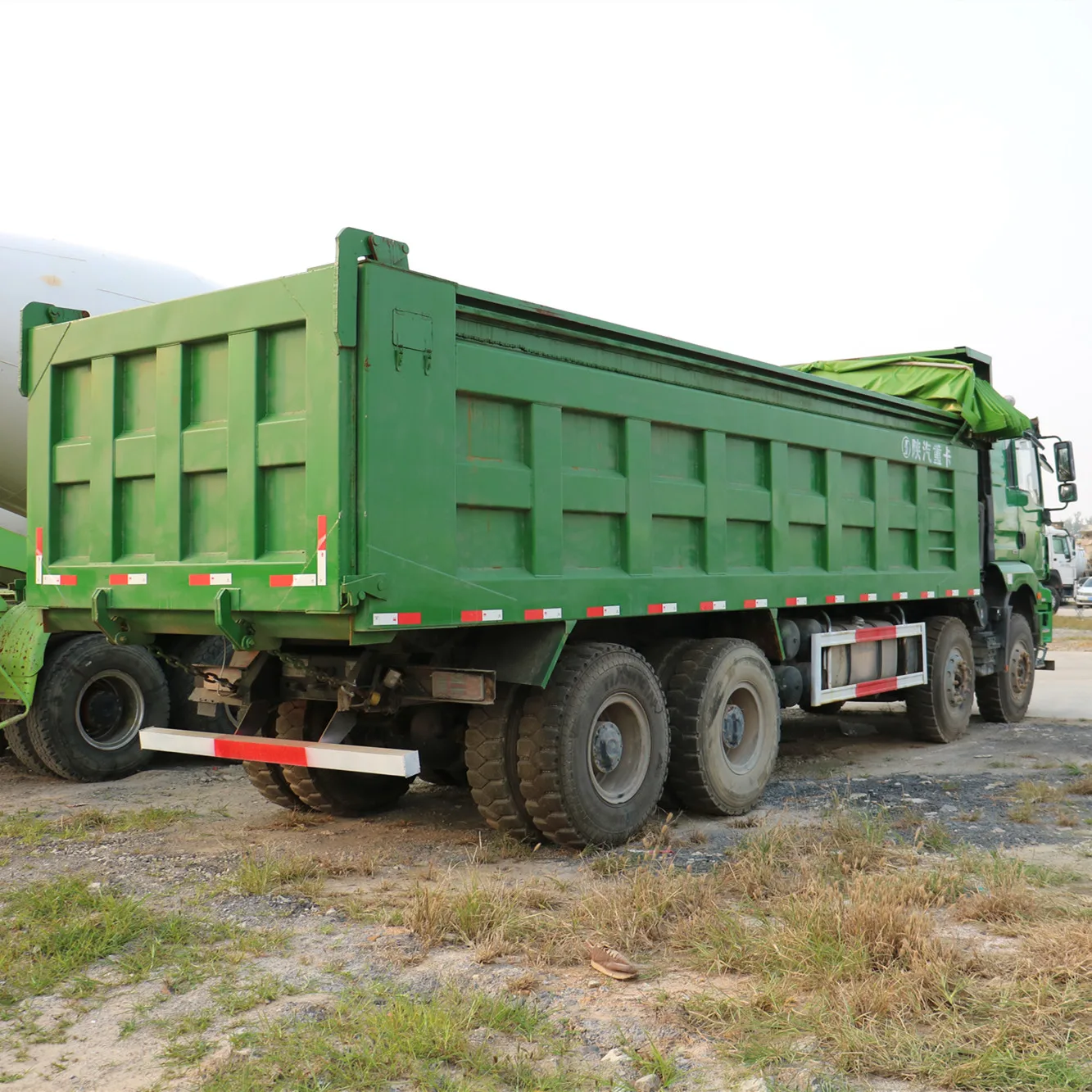 Used Shacmanx3000 Used Dump Truck 8x4 Dump Trucks Tipping Dumper For