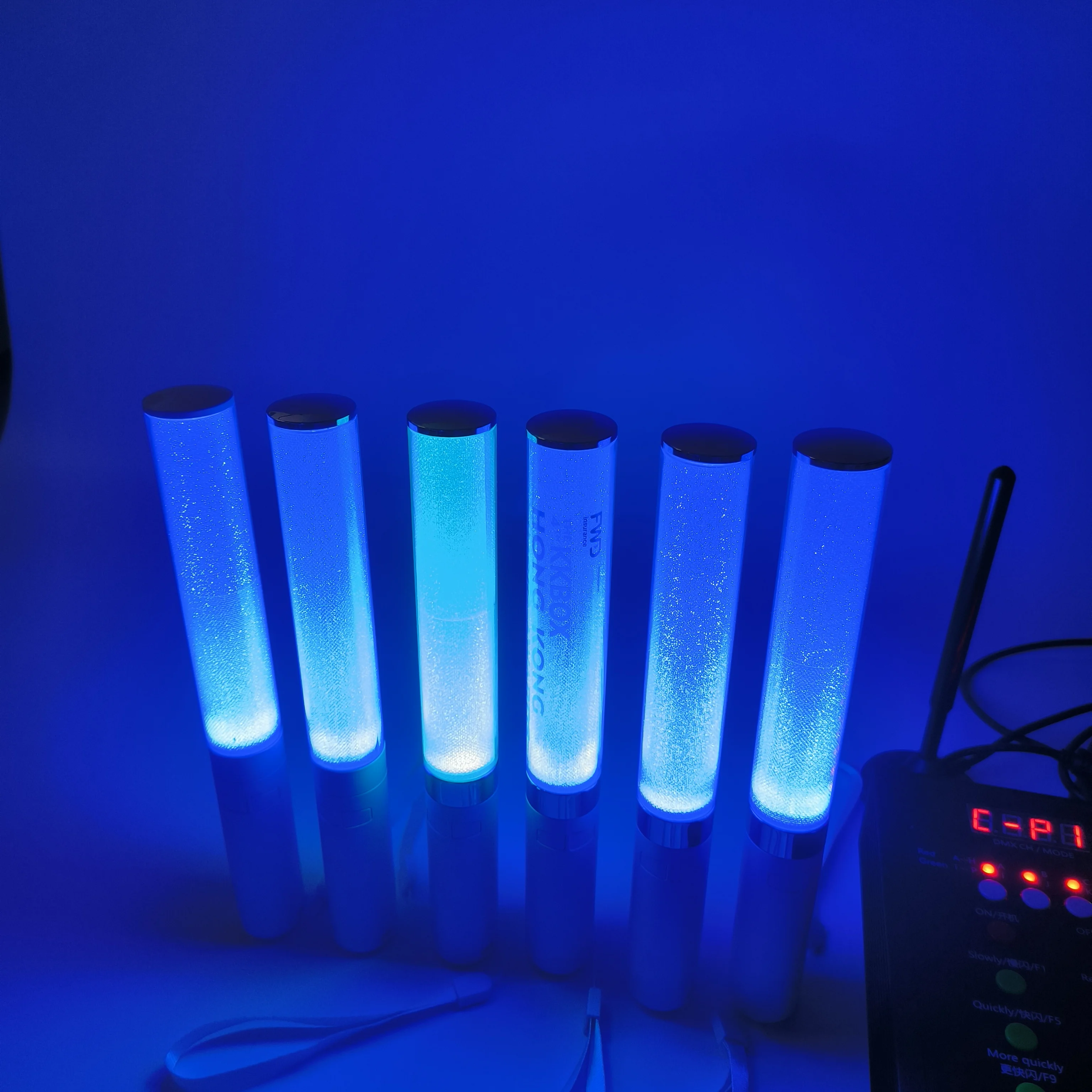 High Quality 15 Color Remote LED Flashing Concert Cheering Stick Battery Operated Glowing Stick for Christmas Party Decorations