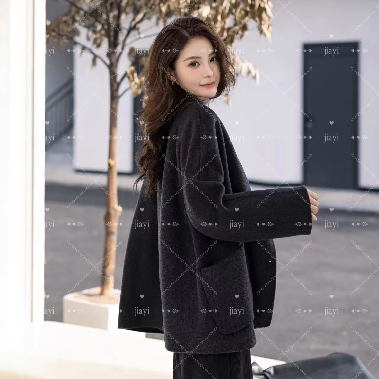 Elegant Women's Winter Quilted Wool Coat with Cashmere Closure Logo Decoration Ground Color New Collection