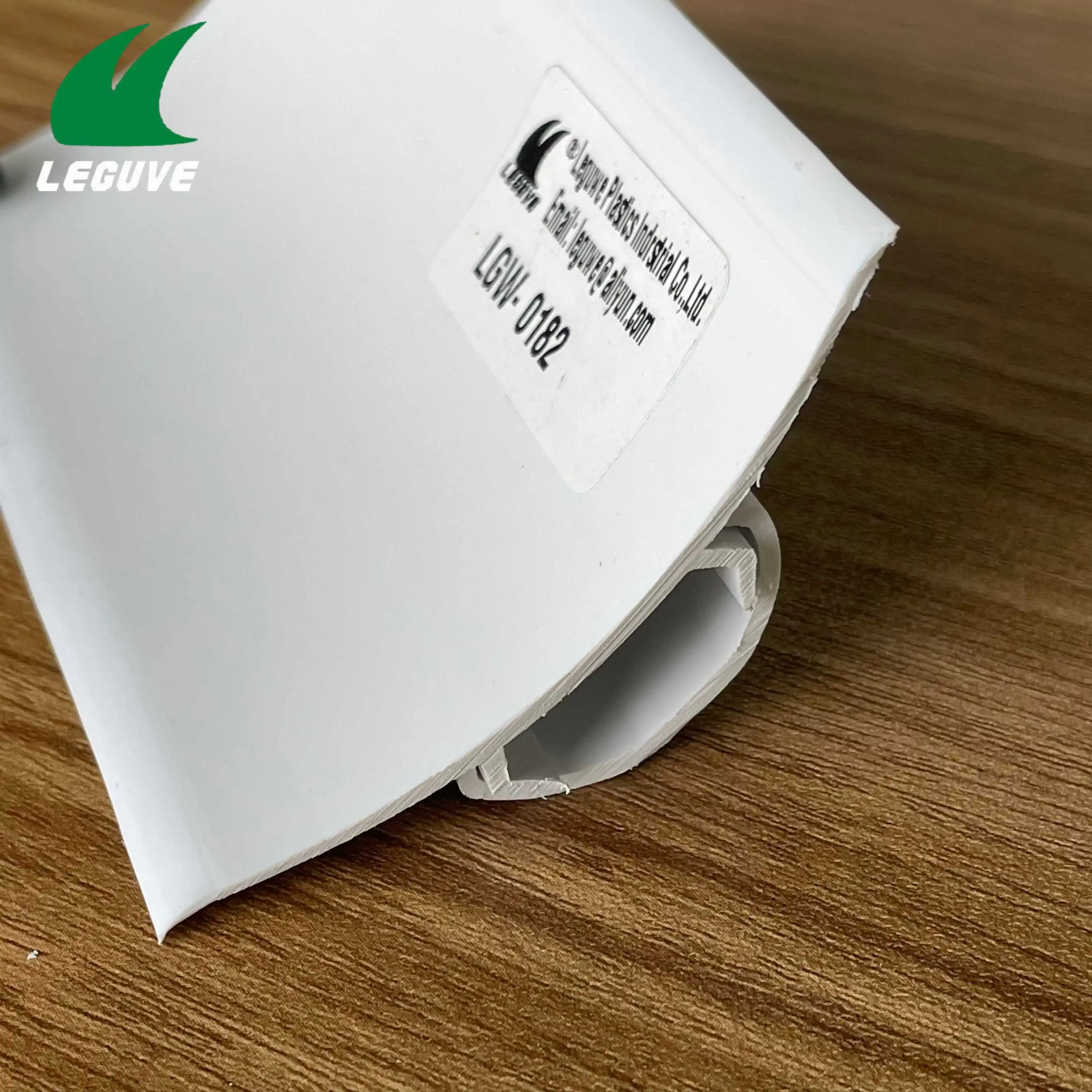 Leguwe Customizable  UPVC Tile Trim for Decoration Curved Wall Trim Strip PVC Tile Trim Plastic Strip