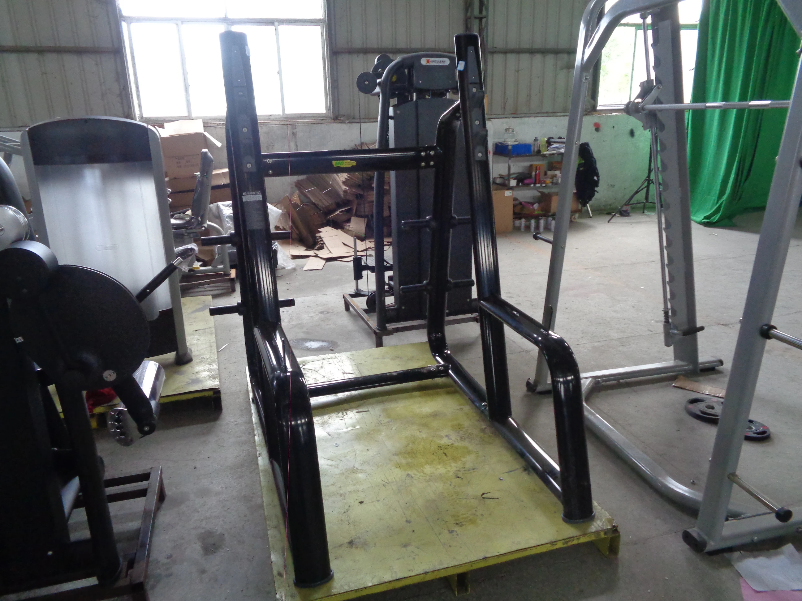 Source Factory Fitness Free Weight Full Set Gym Equipment Squat Rack for Exercise
