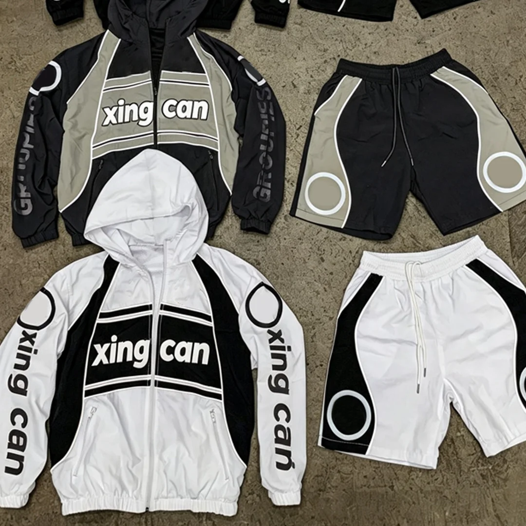 Tilpasset miljøvenlig vintage hoodiet streetwear – to-delset vindtæt tracksuit til herre til efteråret med DTG-digitalt printlogo. Sportstøj – OEM-service