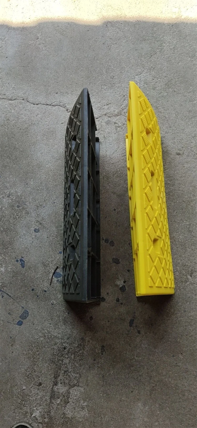 Portable Lightweight Heavy Duty Driveway Sidewalk Plastic Curb Threshold Ramps
