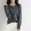 Gris oscuro
