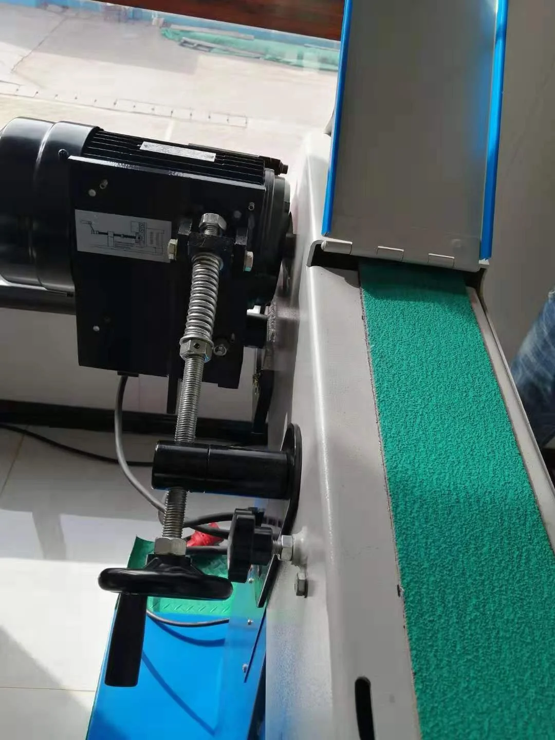 Three-Phase Stainless Steel and Aluminum Grinding Wheel Notcher Sheet Plate Edge Deburring for Pipe Polishing Machine