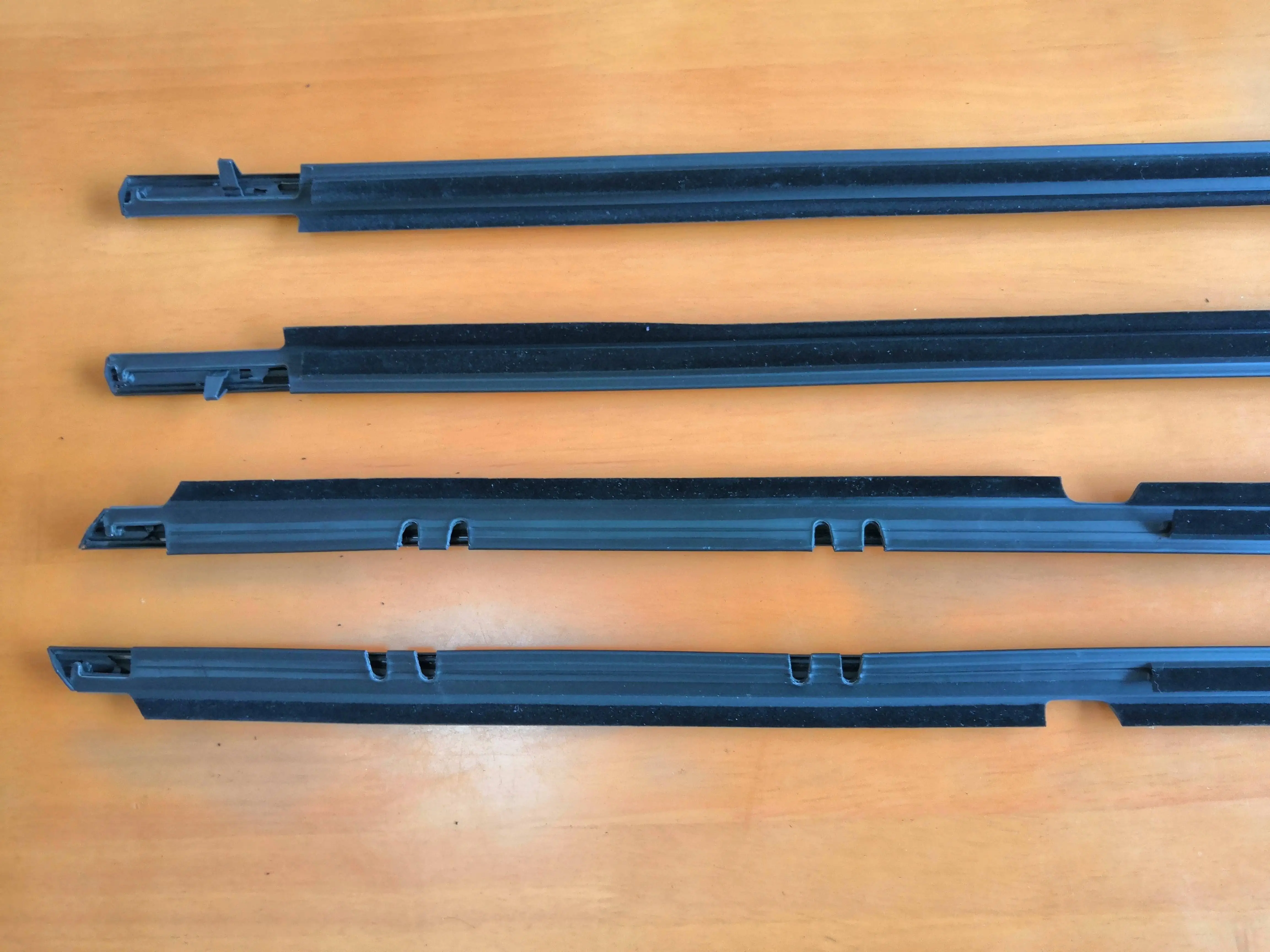 Car Window Belt Moulding Weatherstrip Seal Belt for Toyota Camry 1997-2000 Window Moulding Trim 75720-33040 75710-33040