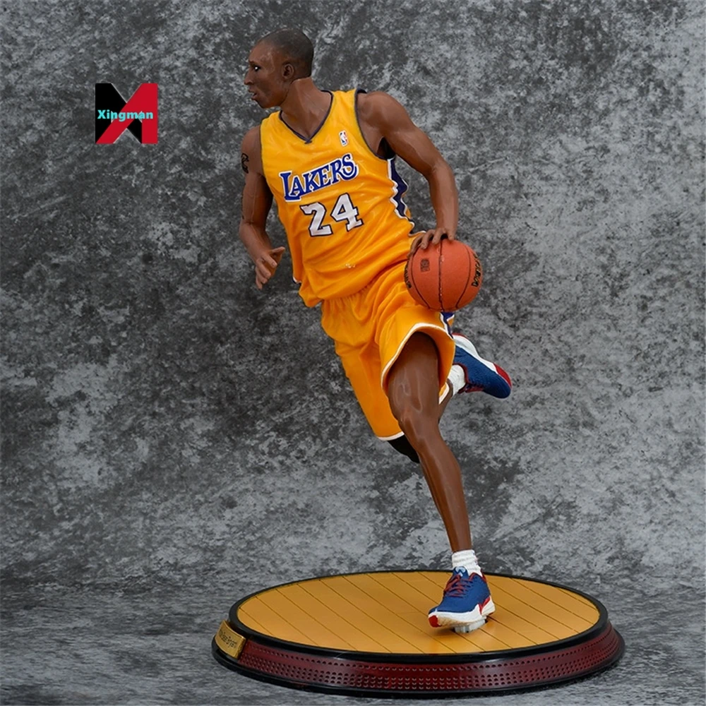 バスケットボール ブラックマンバ ドリブル イエロー服 24番 コビー