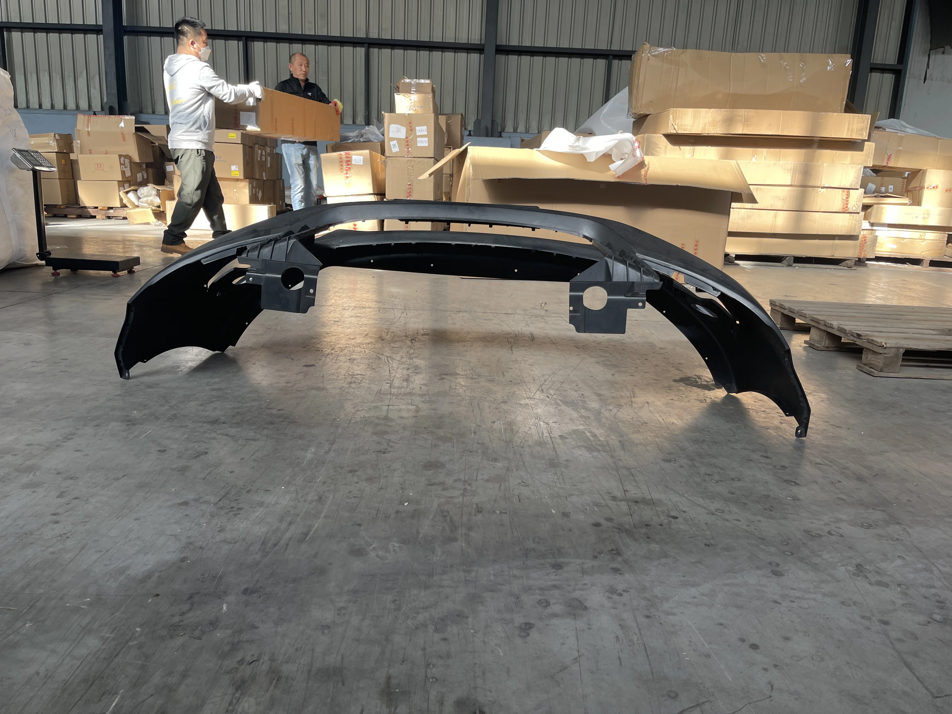 #C00044806 Wholesale Car Front Bumper for SAIC MAXUS |  Spare Parts| Genuine Quality Original Auto Body Parts for MAXUS manufacture