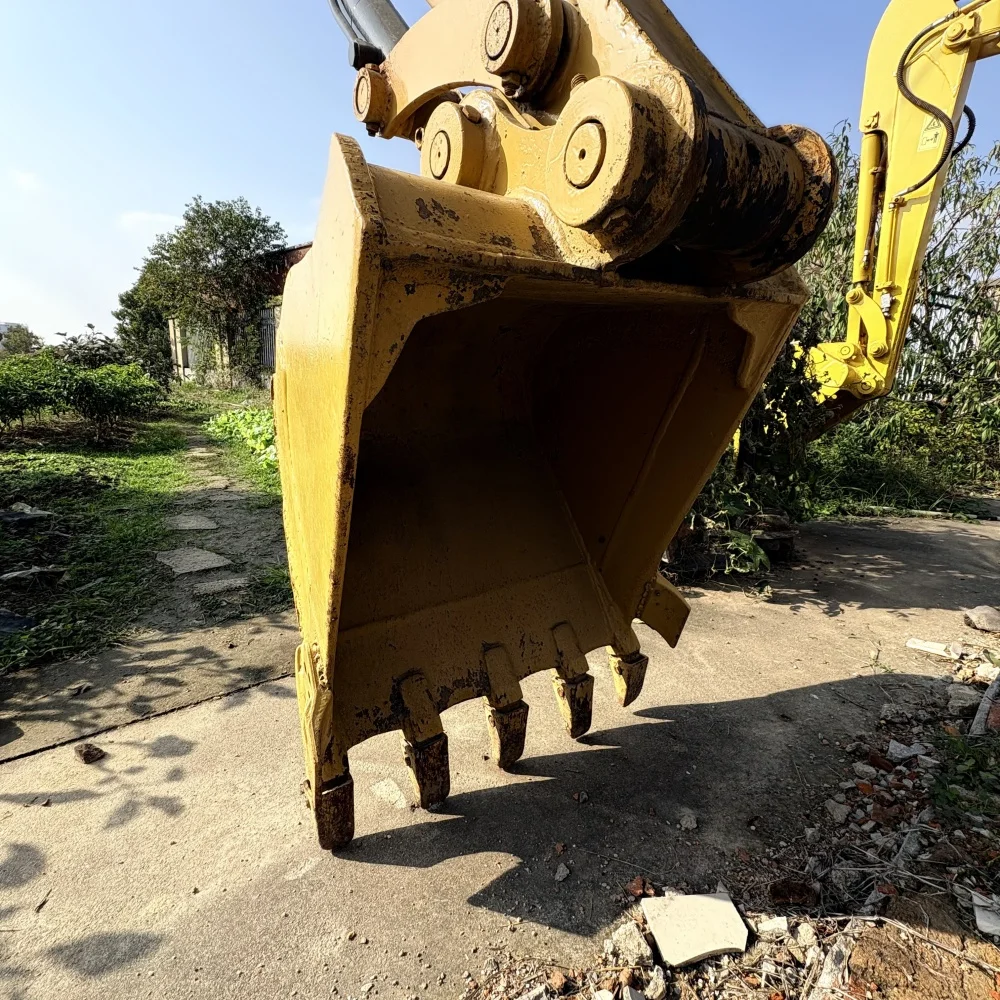 Caterpillar 305 CR Excavator - High Performance and Efficiency for Construction Projects