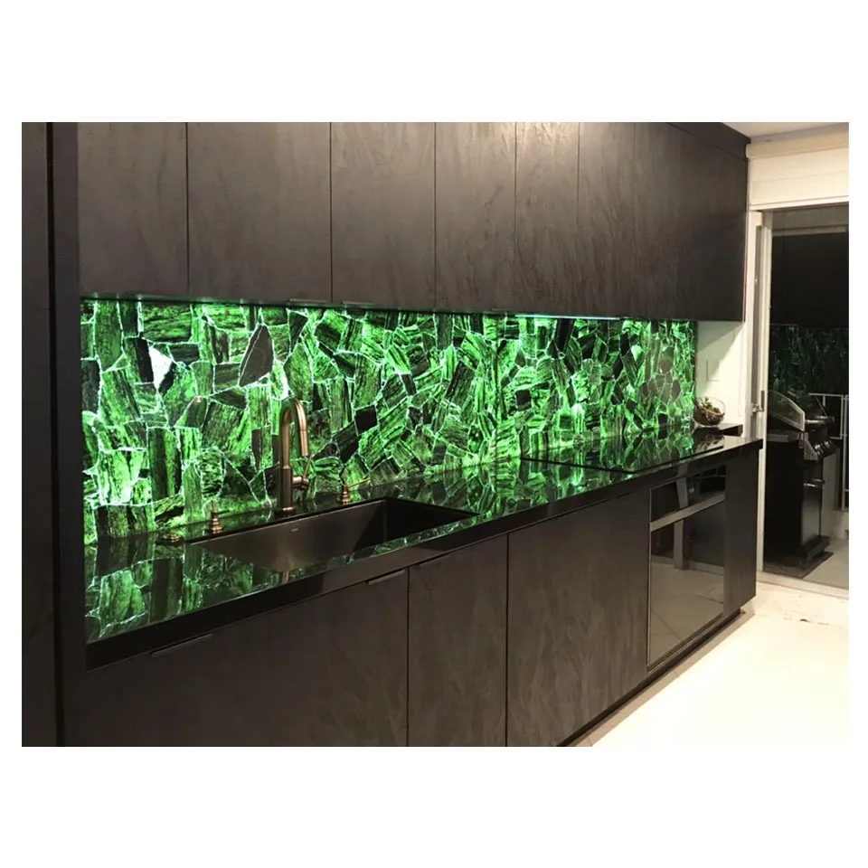 Red Emerald Slabs Green Quartz Translucent Stone Luxury Bathroom Tile