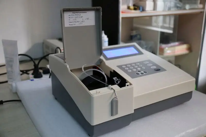 Rayto RT-9200 Clinical Lab Use Semi Auto Chemistry Analyzer for Sale