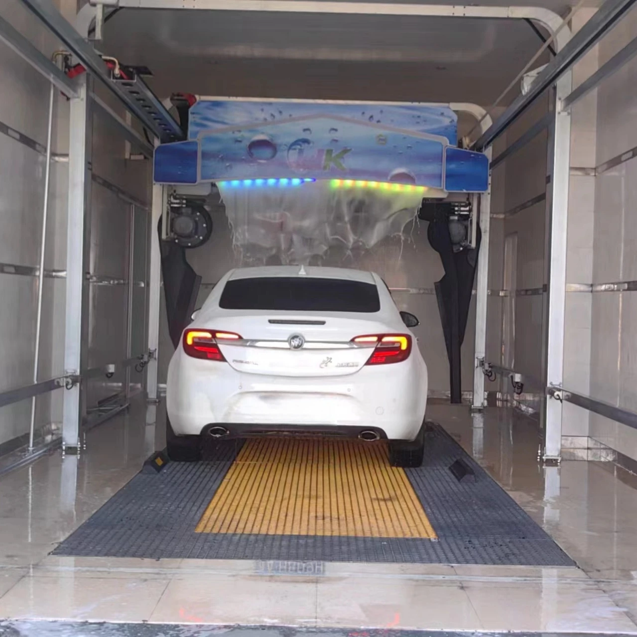 Sturdy and Durable E-wallet Charging Self Solar Vendo Automatic Car Wash Machine for Unmanned Chain Store