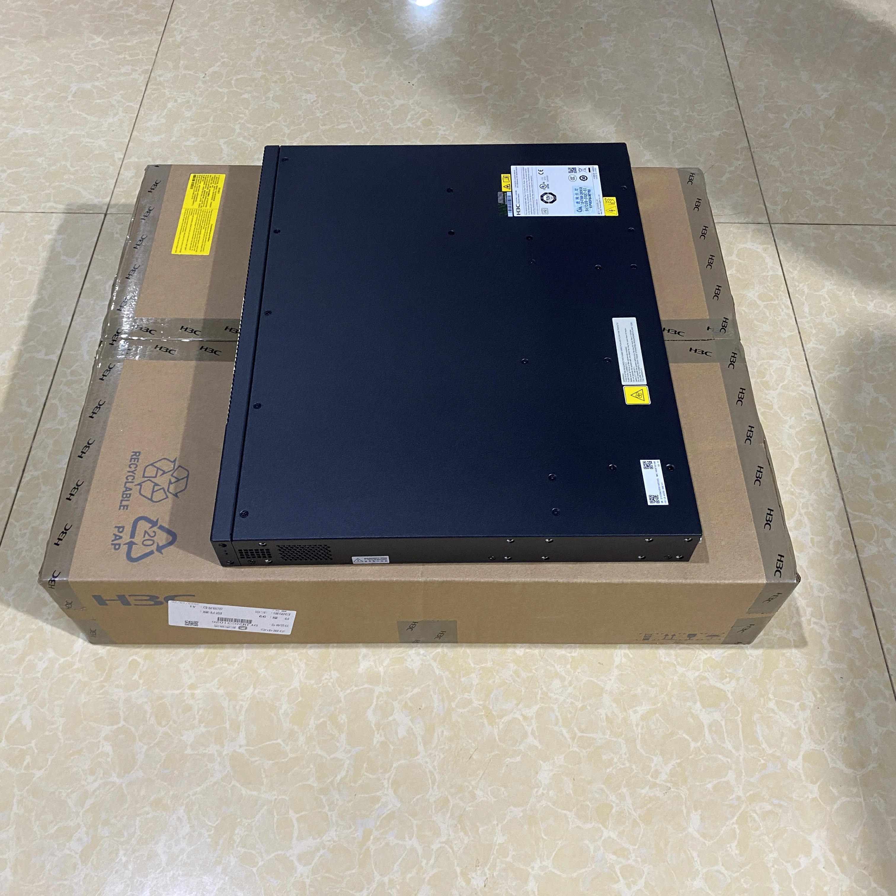 Network Switches Provide 24 10/100/1000BASE-T Adaptive Ethernet Ports LS-5130S-28S-EI