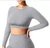 Top_Gris claro