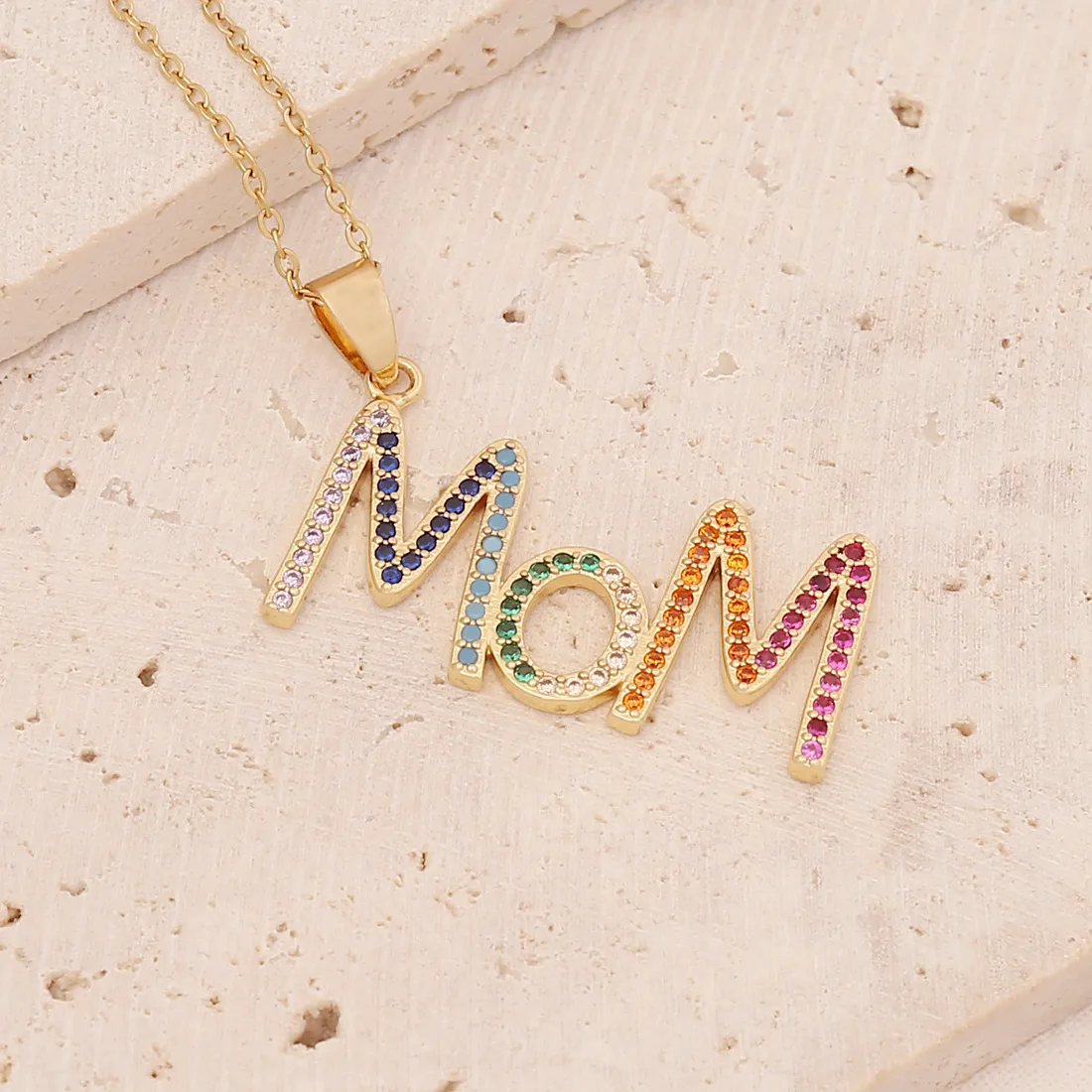 2023 New Mother's Day Gift 18K Gold-plated MOM Letter Pendant Mama Necklace  Send Mom Fashion Jewelry Necklace