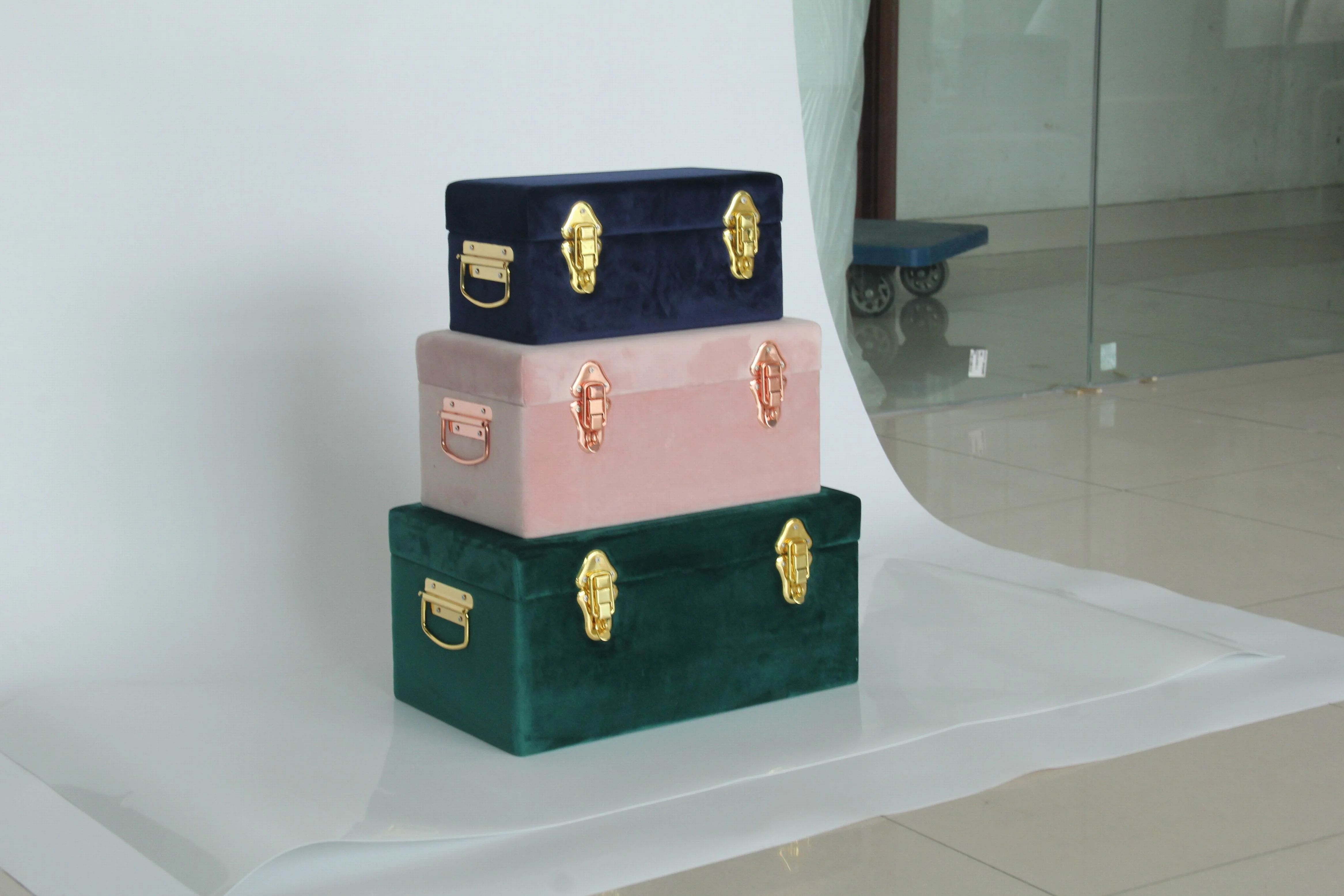 Velvet Storage Green Trunk Gift Box With Gold Accessories