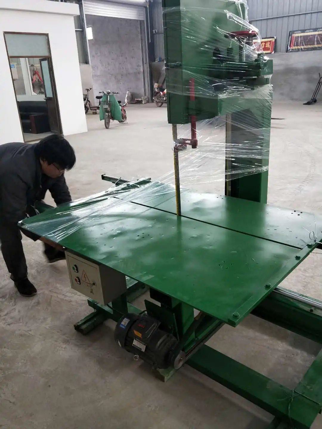 Прямая Продажа с фабрики вертикальный Настольный полностью автоматический воздушный блок кирпич камень ленточная пила для резки