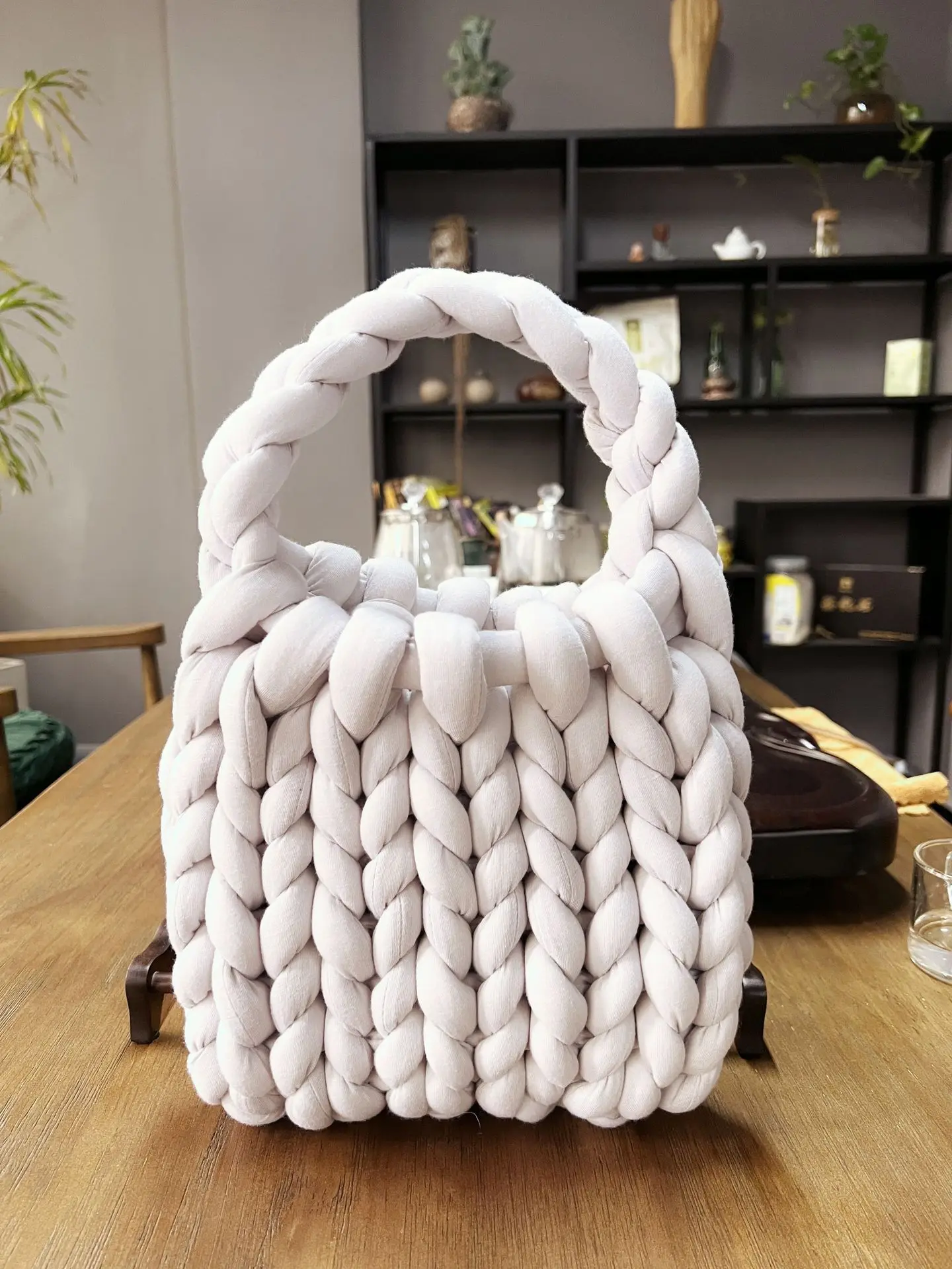 Women Lightweight Soft Comfortable Luxury Handbag Chunky Knit Thick Yarn  Crochet Handmade Woven Bag - China Travel Bag and Bags for Women price