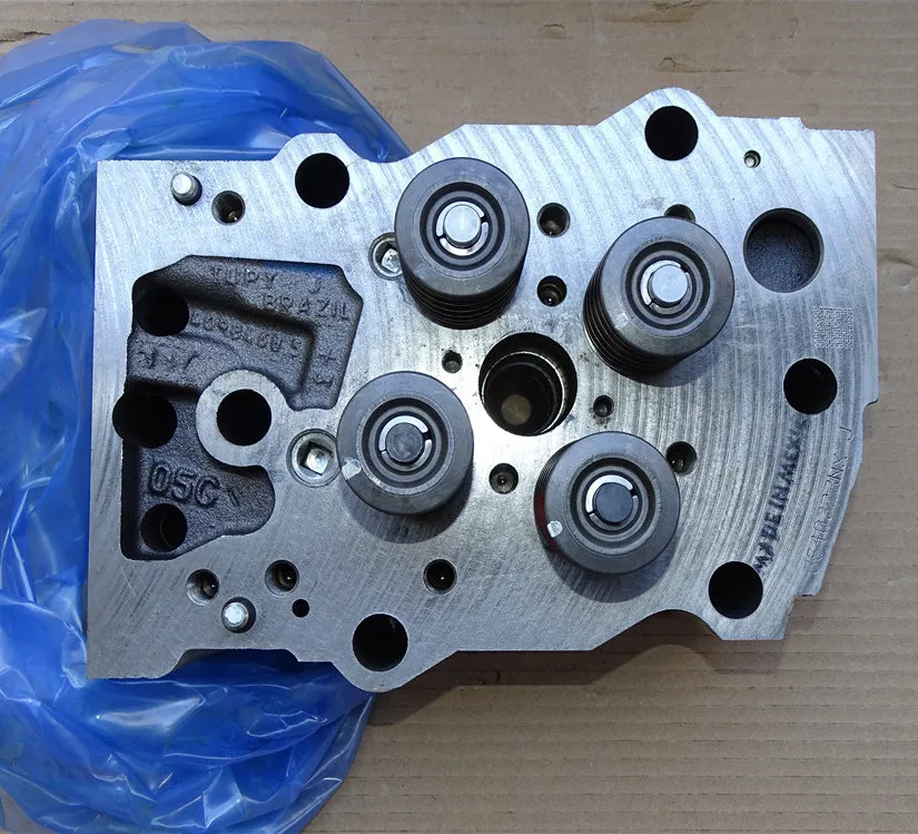 Cummins Cylinder Head 3646323 3640320 3639984 Diesel Engine Spare  