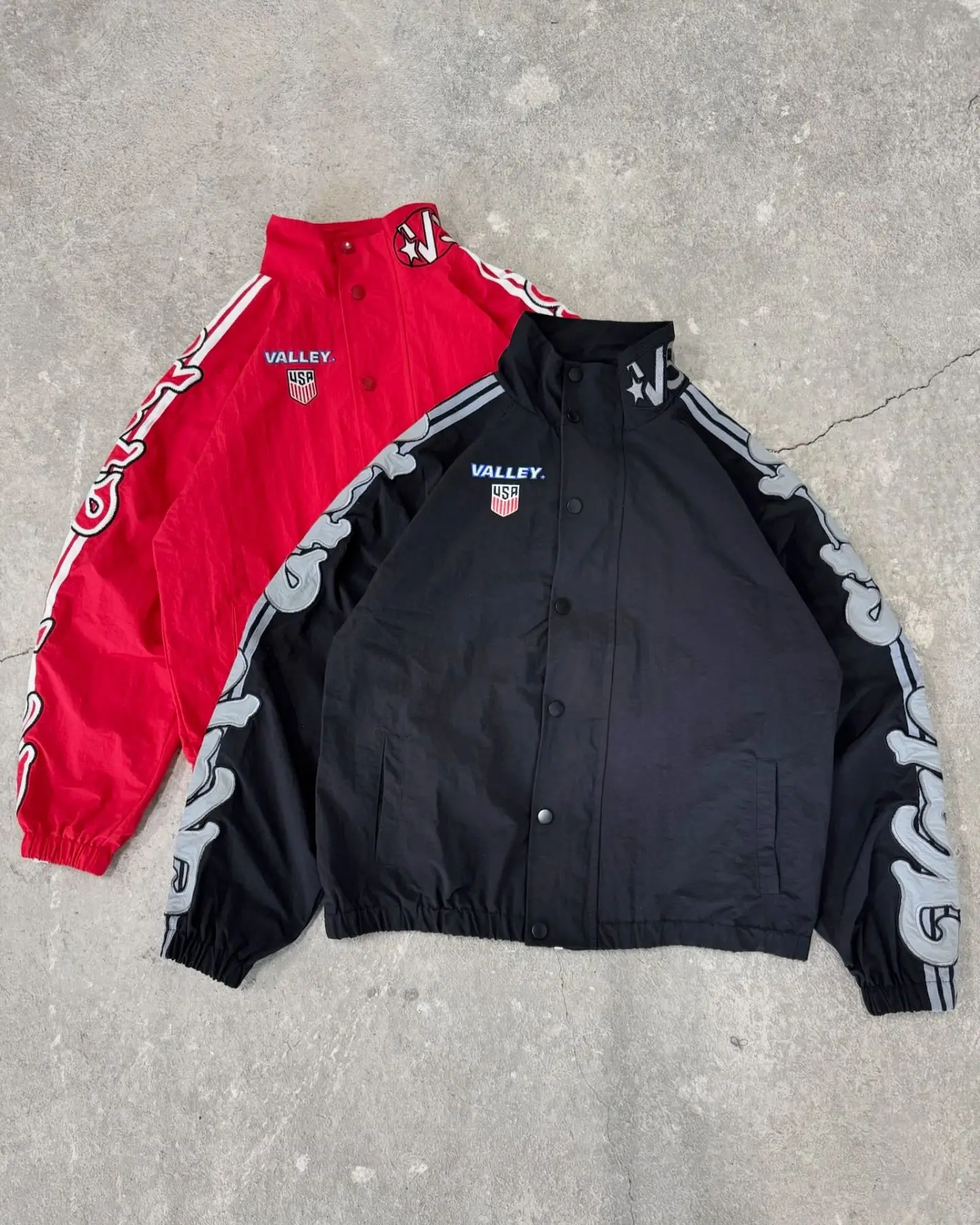 Salati Custom Embroidery Oversized Nylon Polyester Jogger Wind Breaker Jacket and Pant Sets Men's Windbreaker Tracksuit gallery 3