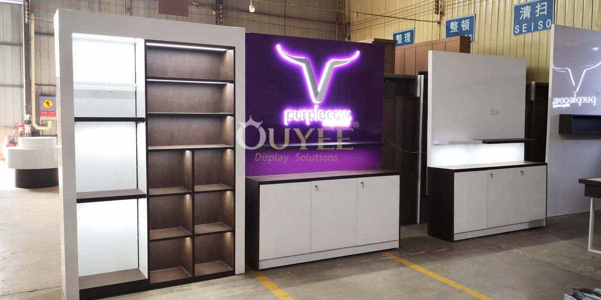 Smoke Shop Interior Design - Showcase & Retail Display