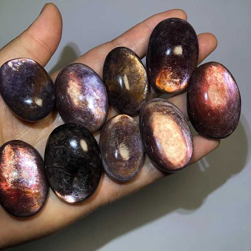 High Quality Natural Rare Crystal Palm Stone Wholesale Mica Palmstone