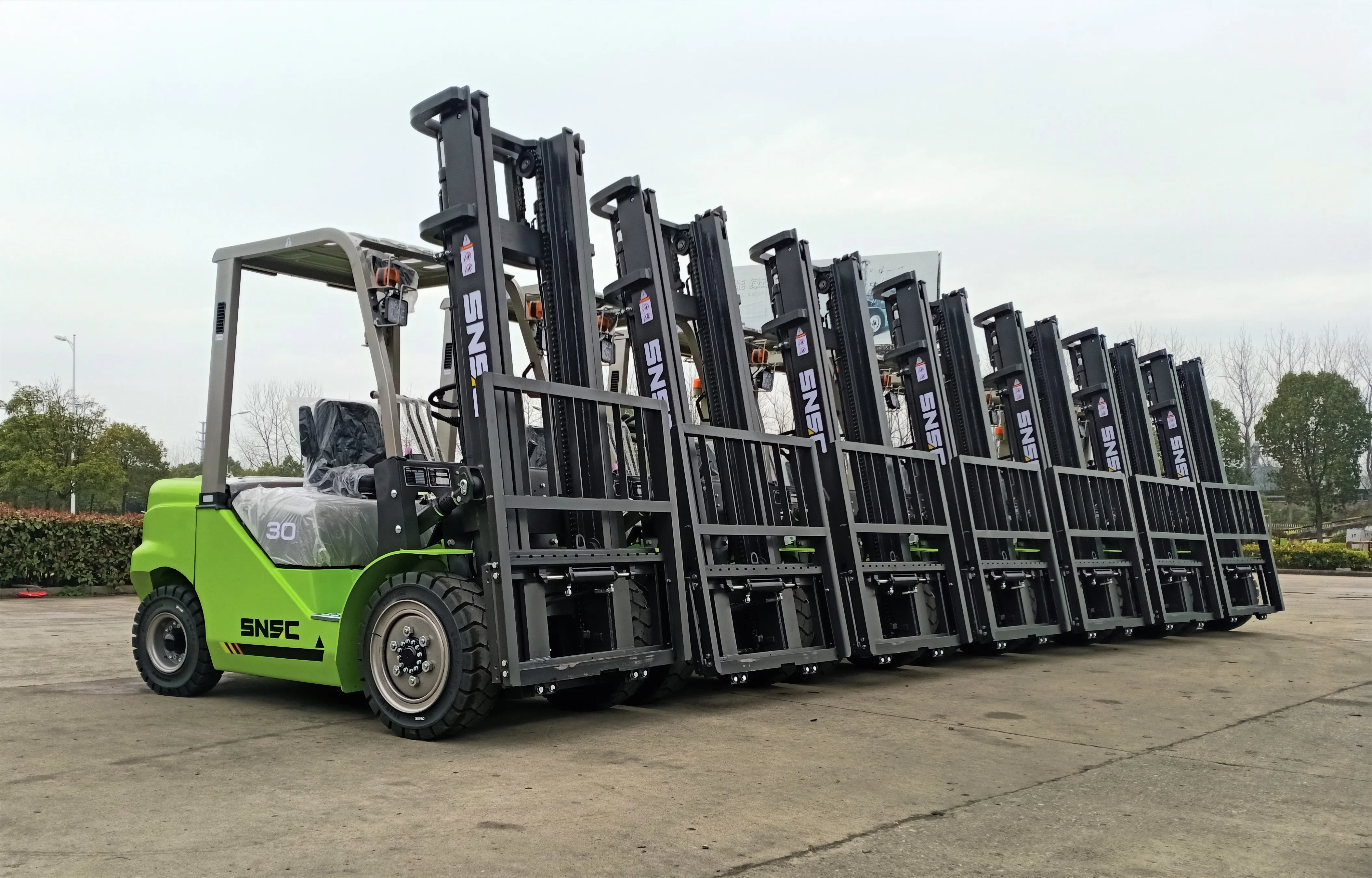 3 Ton Diesel Powered Forklift Montacargas With Japanese Engine Triplex 4.5meters Mast Side Shifter