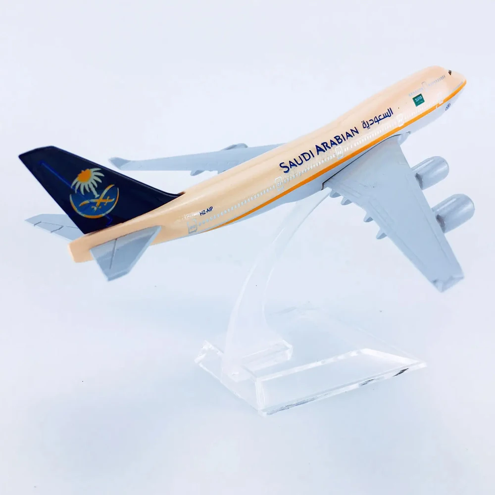 Aircraft Plane Model for Gift 1:400 Alloy Scale Model Aircrafts B747-400 SAUDI ARABIAN Airlines 16cm Boeing Model Airplanes