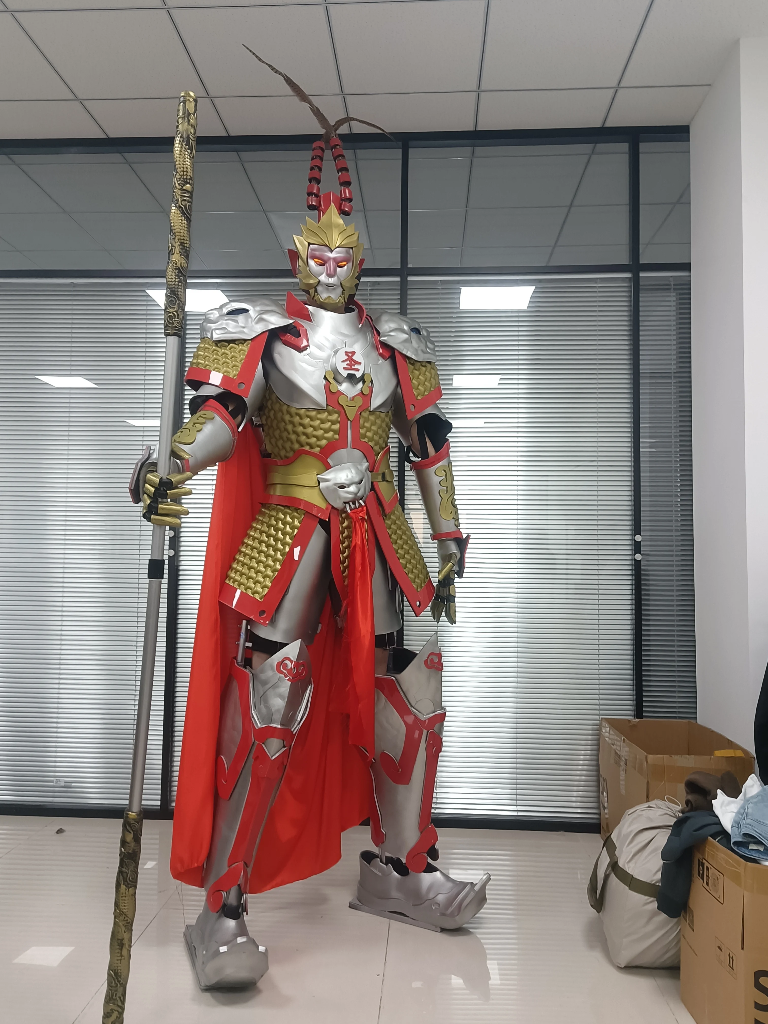 Realistic LED Animal Robot Stilt Walker Mascot Costume for Adults Unisex Halloween Party Wear Happy Sky