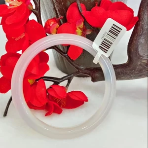 Natural White Ice Agate Fresh Simple Fashion Bracelet Suitable for Holiday Gifts