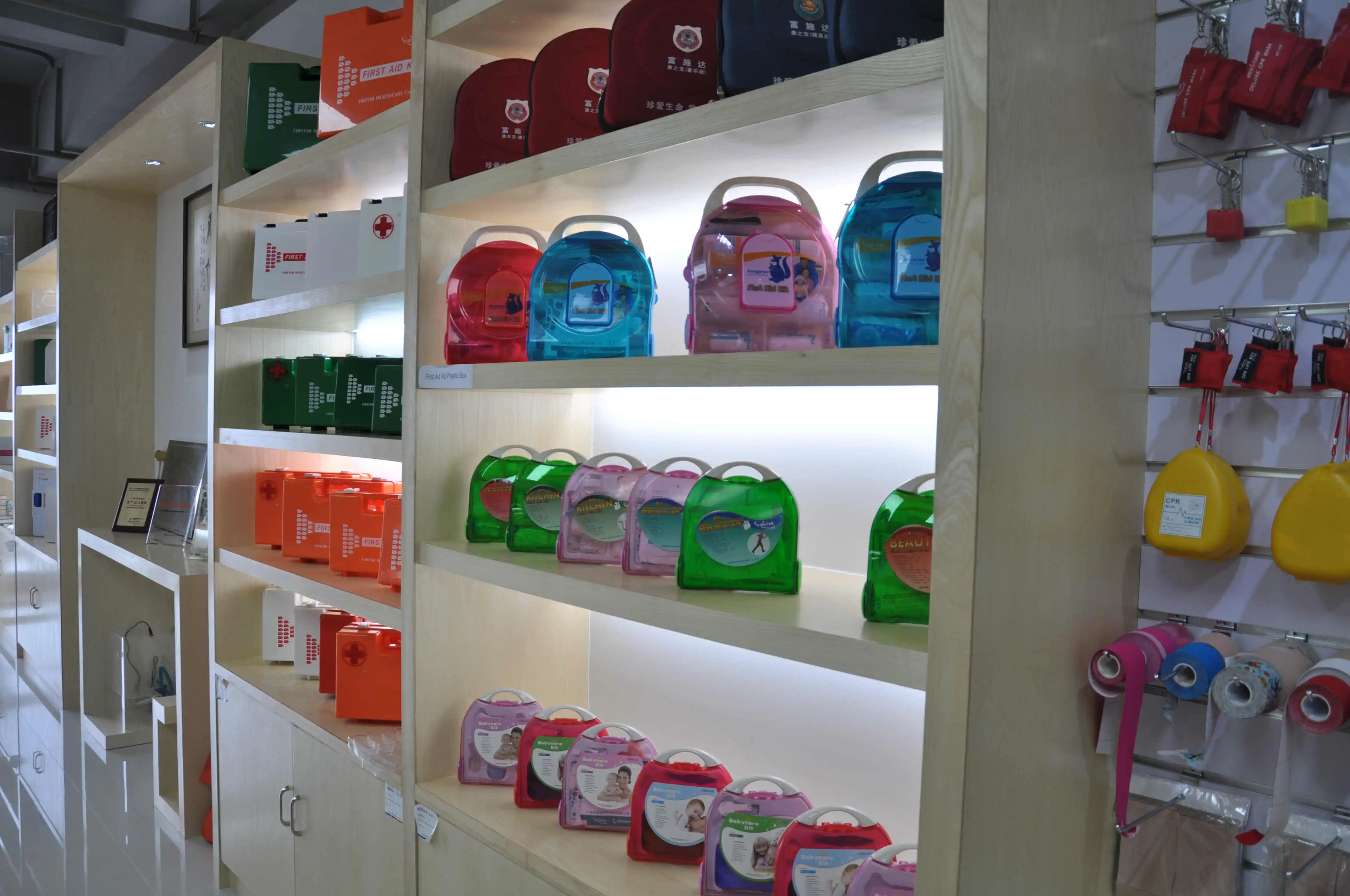 Strong Abs Plastic Box Wall Mounted First Aid Kit Box With Wall Bracket