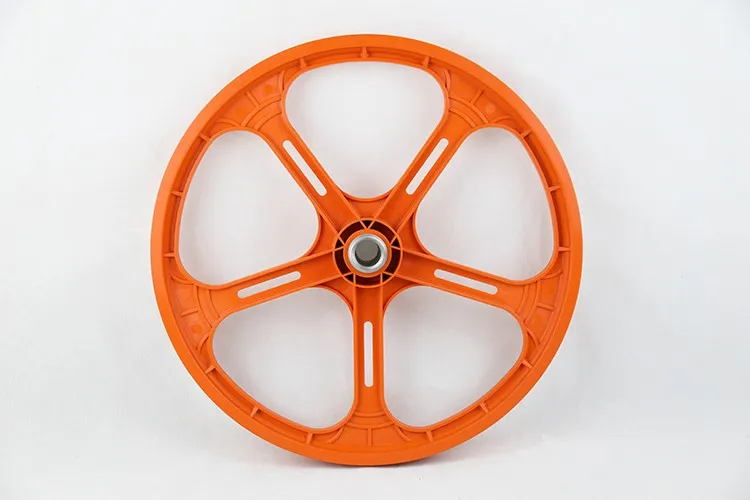 Ruote per bicicletta in plastica colorata senza raggi ruota