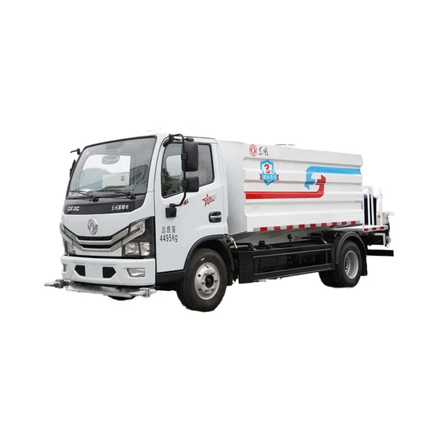 Factory Sells Dongfeng Brand 5-cubic and 7-cubic Sprinkler Trucks for Urban Cleaning and Environmental Protection.