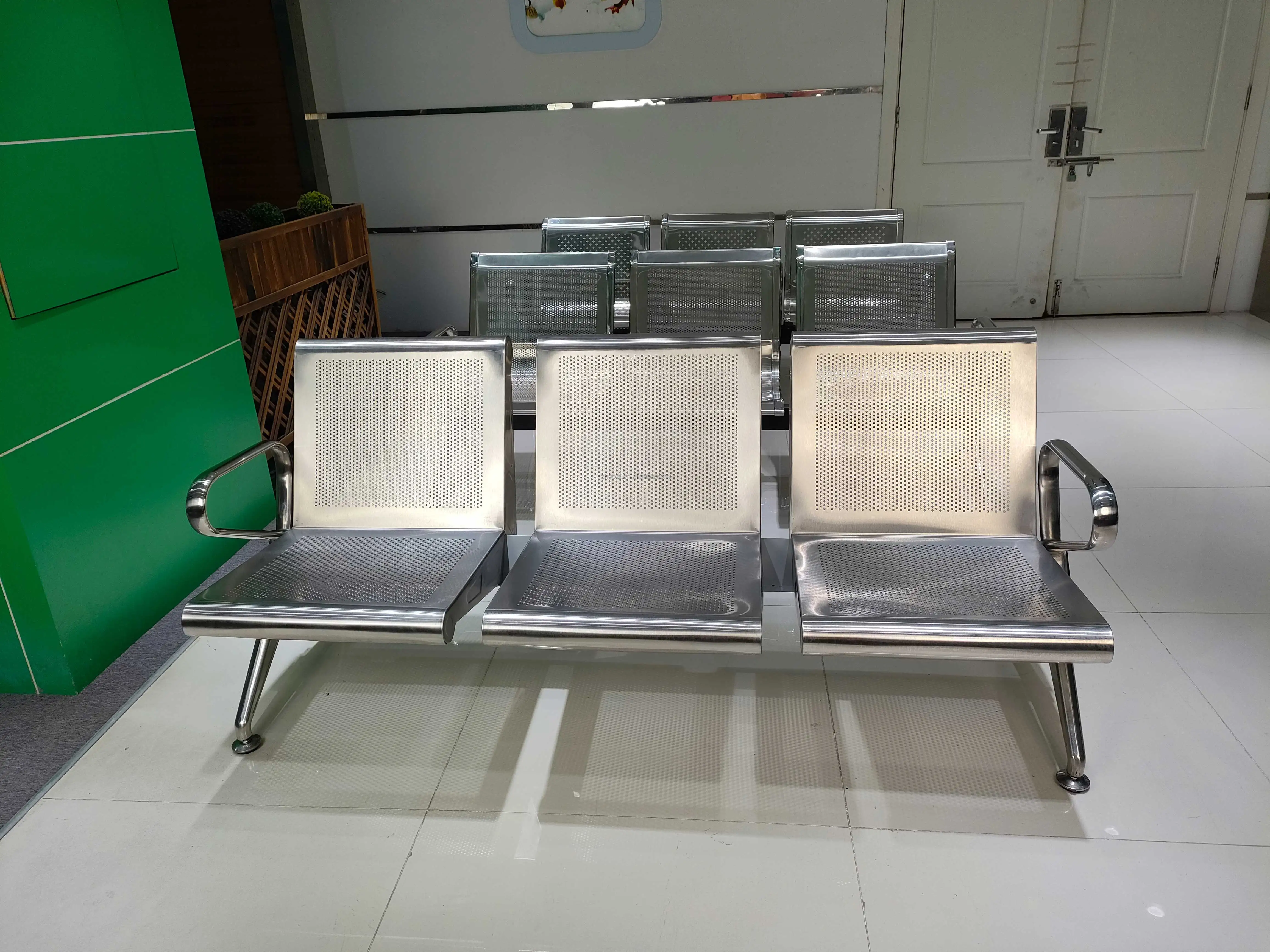 High Quality Customized Modern Stainless Steel  3 Seat Hospital Waiting Chairs for Gym Dental Office Areas 5-Year Warranty 5