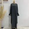 Gris oscuro