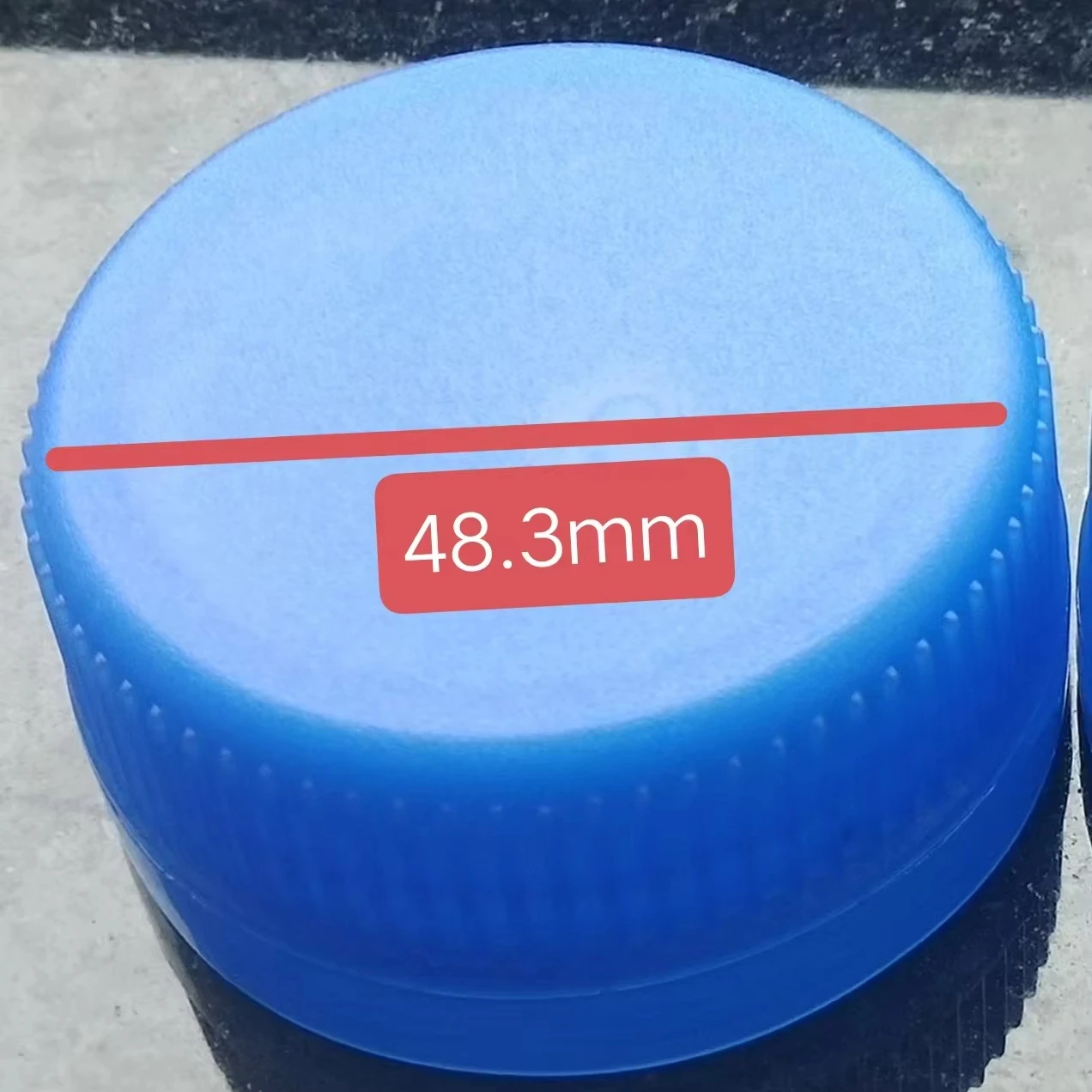 Outlet de fábrica: tapones de plástico para botellas de agua de 45 mm, de primera calidad, atractivos y con precios razonables, personalizables