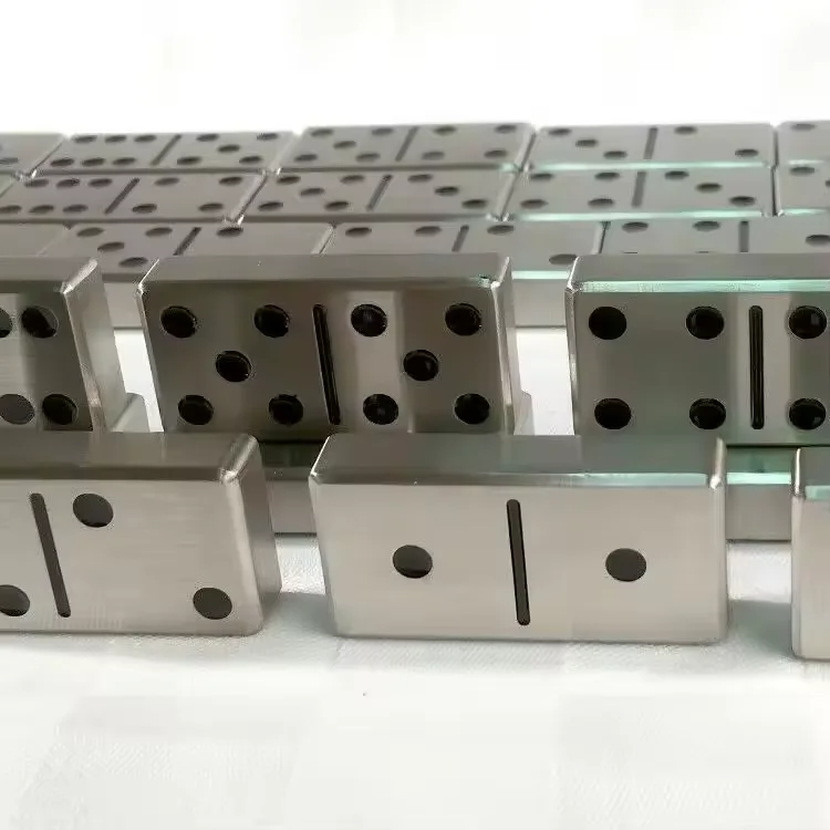 Factory Custom Stainless Steel Titanium Aluminum Double 6 Metal Dominoes