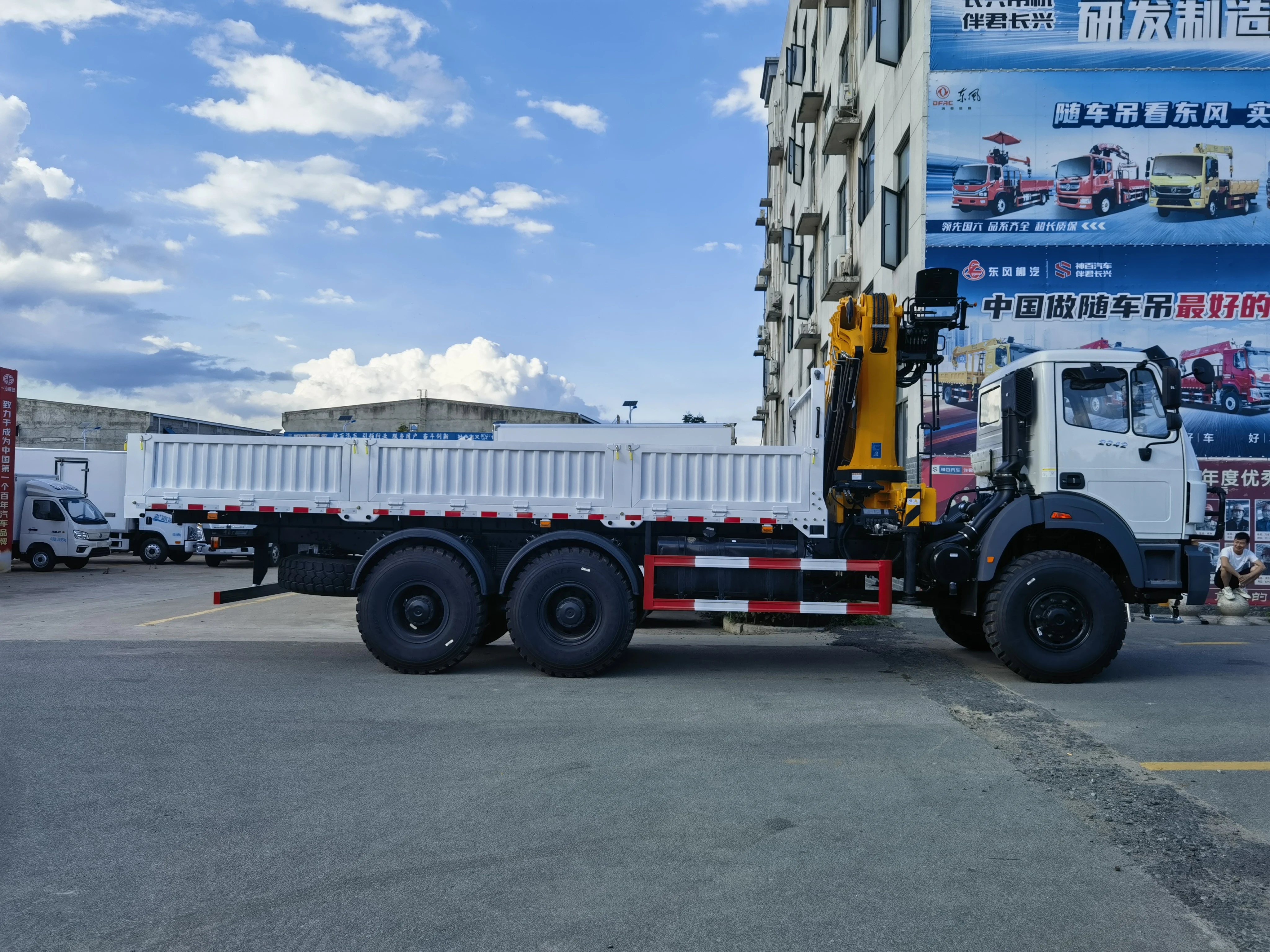 product beiben factory supply special transportation off road 4x4 6x6 stiff folding boom truck crane-5