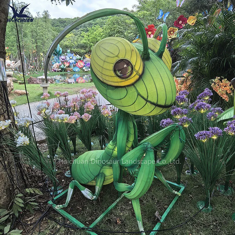 Chinese Silk Lantern Supplies Handcraft Giant Insect Silk Lantern Mantis for Garden Park