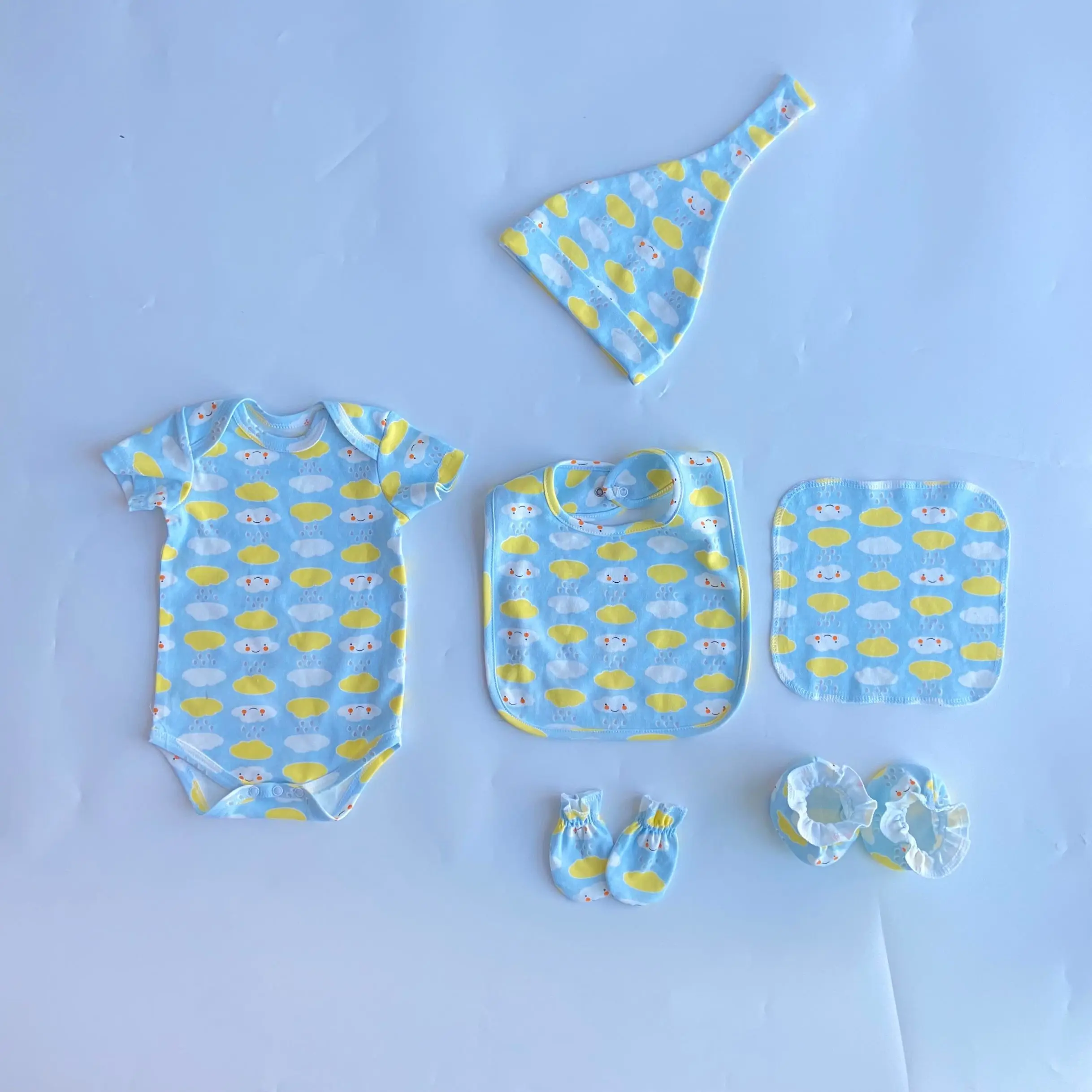 High Quantity Embroidered Boy's Clothing Sets 4 Pcs Romper Bibs Sets