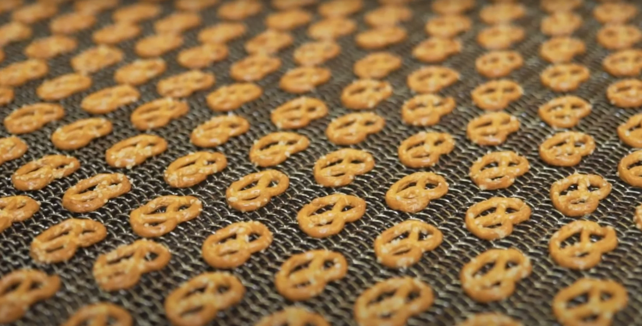 Automatic Pretzel Production Line Crisp Cookie Production Line Biscuit Making Machine for Sale