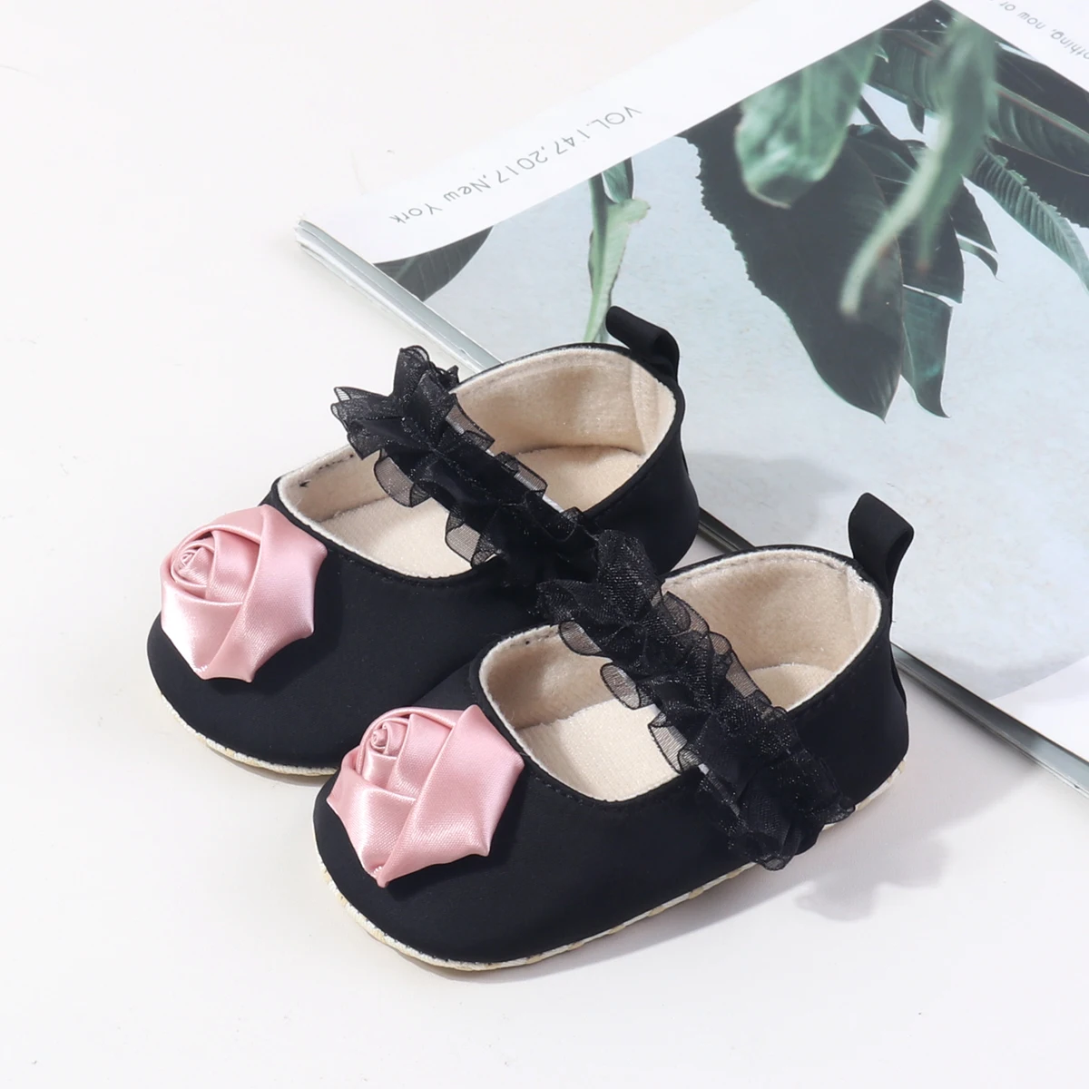 Unisex Baby Party Shoes with Beautiful Flower Breathable Sandal for Spring and Summer Light and Flat Design manufacture