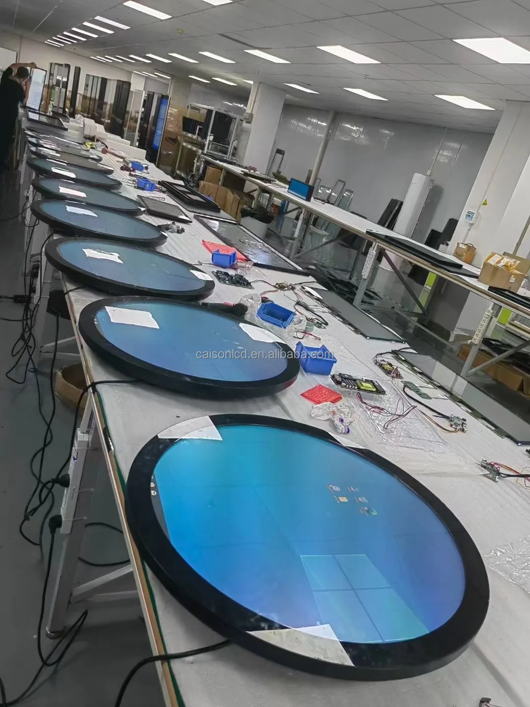 23.6 Round LCD display High Brightness Display 1500nts Full HD Circular Lcd Round Touch Screen Digital Signage And Displays supplier