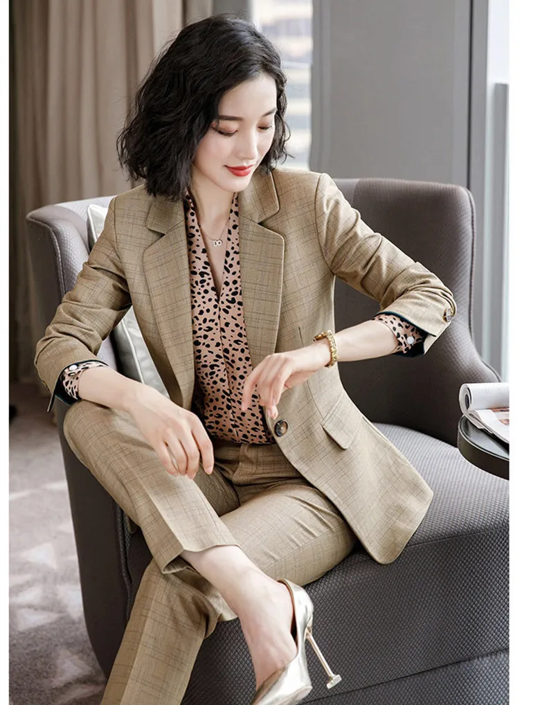 Uniformes de oficina de moda Nuevo estilo Dos piezas Estilo