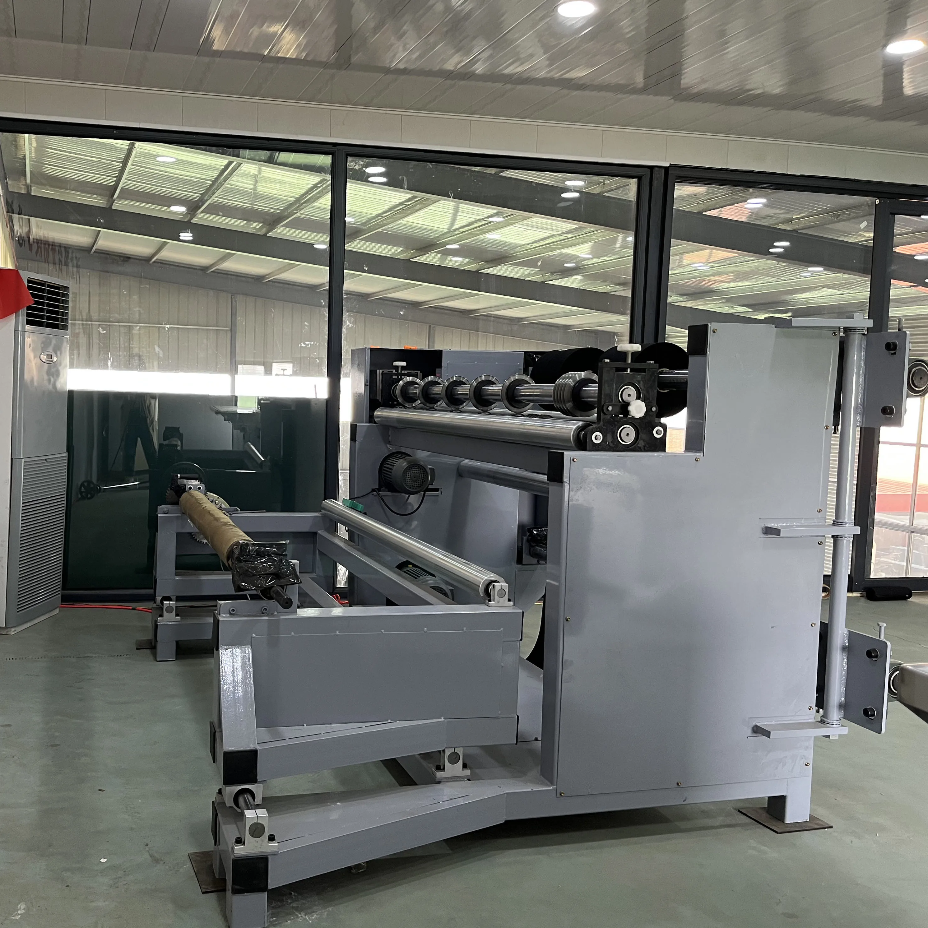 Automatic Rewinding Machine Jota Slitting Machine Corrugated Slitter Slitting Rewinder Machine
