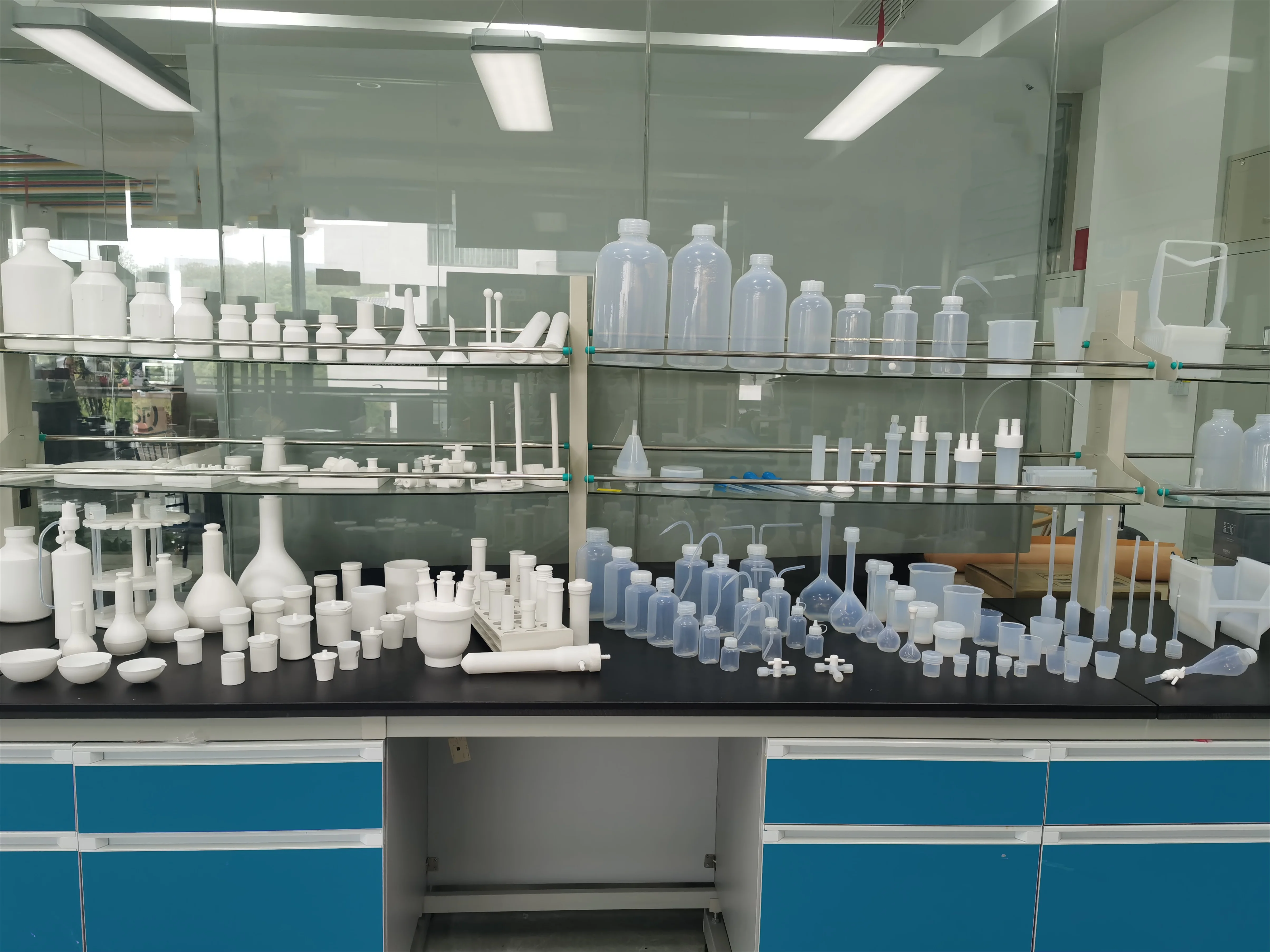 Teflon material Labware.jpg
