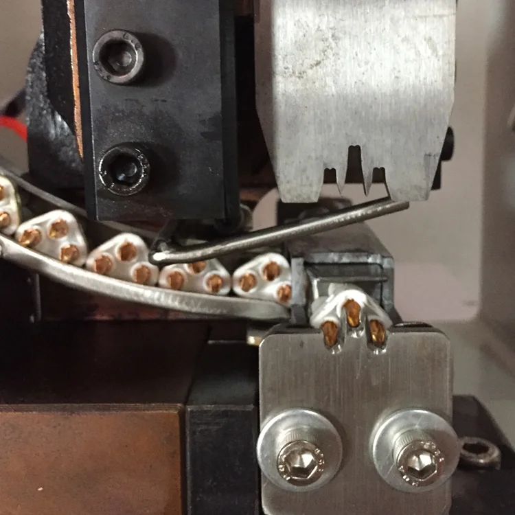 Full Automatic Feeding Plug Terminal Hand Insert Cable Crimping Machine ...